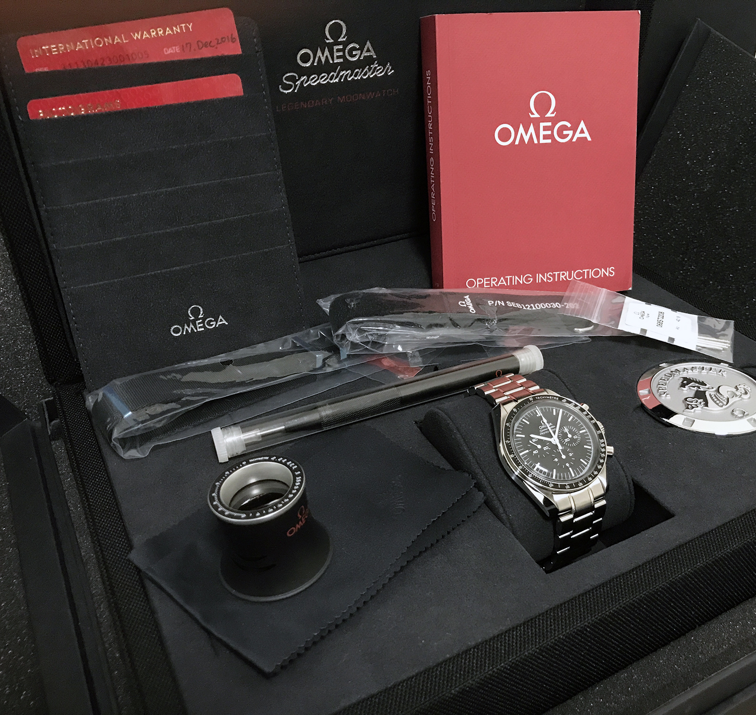 2016 Omega Speedmaster Professional Moonwatch 31130423001005 with