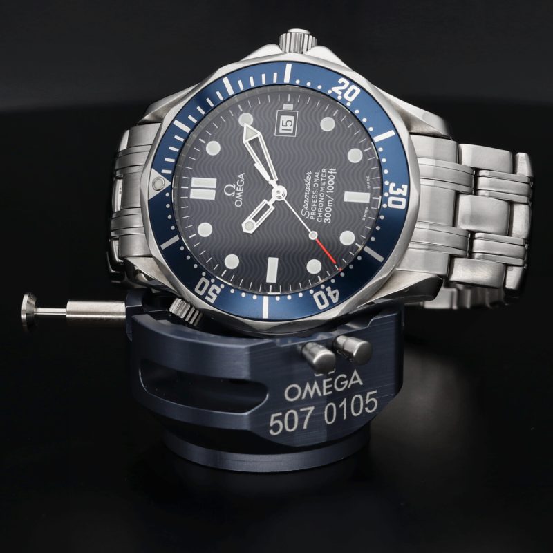 2000 Omega Seamaster 300M James Bond 25318000 Automatico Acciaio 41mm Quadrante Blu “Onde” con Scatola & Garanzia - immagine 4