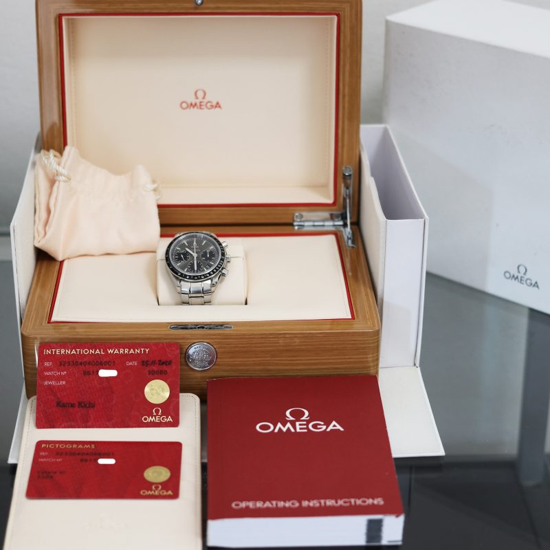 2020 Omega Speedmaster Date 32330404006001 Nuovo Mai Indossato con Scatola e Garanzia - immagine 14