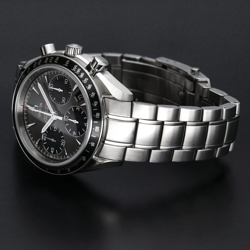 2020 Omega Speedmaster Date 32330404006001 Nuovo Mai Indossato con Scatola e Garanzia - immagine 12