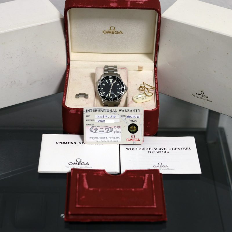 2001 Omega Seamaster Professional 300M ref. 22645000 Quarzo Acciaio 41mm Quadrante Nero “Onde” con Scatola & Garanzia Originale - immagine 13