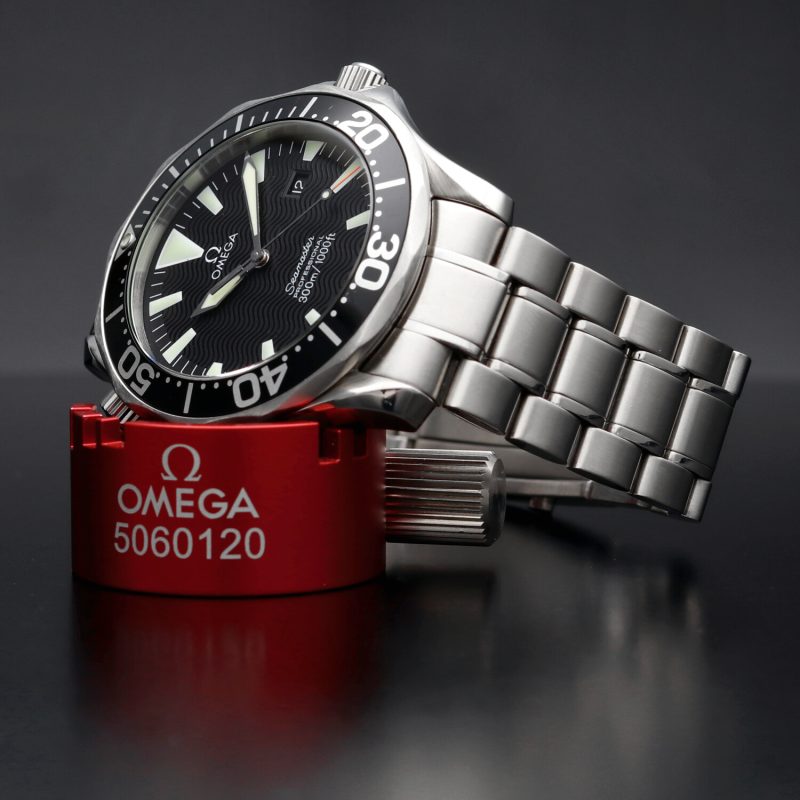 2001 Omega Seamaster Professional 300M ref. 22645000 Quarzo Acciaio 41mm Quadrante Nero “Onde” con Scatola & Garanzia Originale - immagine 8