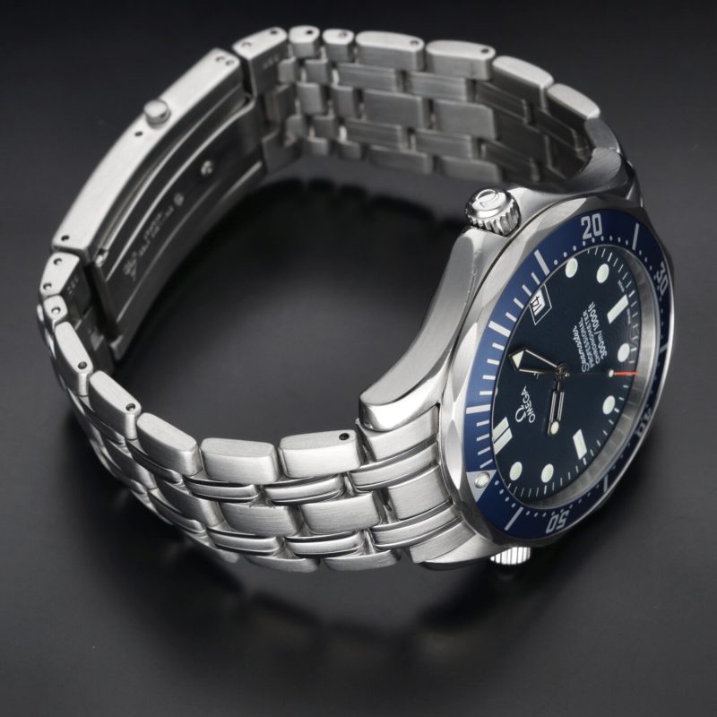 1998 Omega Seamaster 300M James Bond 25318000 Automatico 41mm Quadrante Blu Onde con Scatola & Garanzia - Revisionato Omega - immagine 9