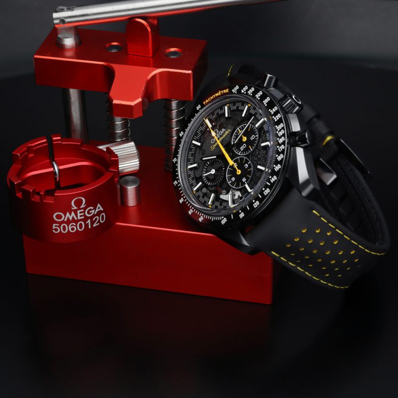 2020 Omega Speedmaster Moonwatch Dark Side Of The Moon Apollo 8 ref. 31192443001001 Nuovo Mai Indossato con Scatola e Garanzia Originale - immagine 8