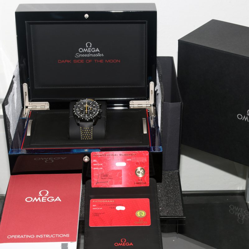 2020 Omega Speedmaster Moonwatch Dark Side Of The Moon Apollo 8 ref. 31192443001001 Nuovo Mai Indossato con Scatola e Garanzia Originale - immagine 16