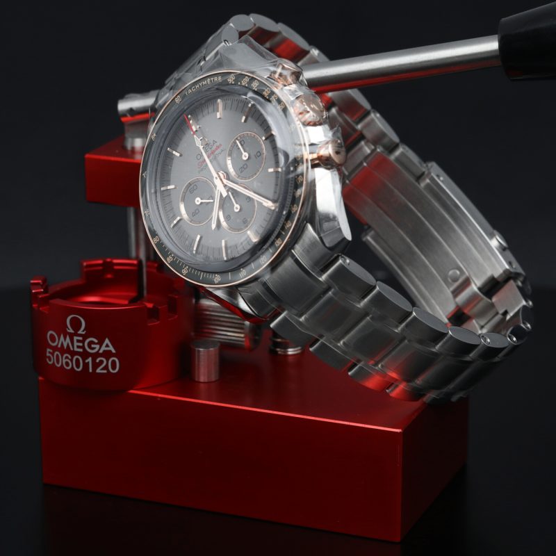 New Untouched 2019 Omega Speedmaster Professional Tokio Limited Edition 522.20.42.30.06.001 with Box, Card & Stickers - Image 4