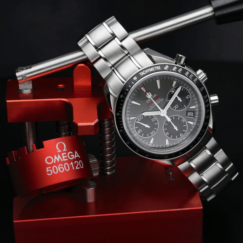 ca. 2018 Omega Speedmaster Date 40 ref. 32330404006001 Grey Dial with Original Omega Box and Warranty - Image 4