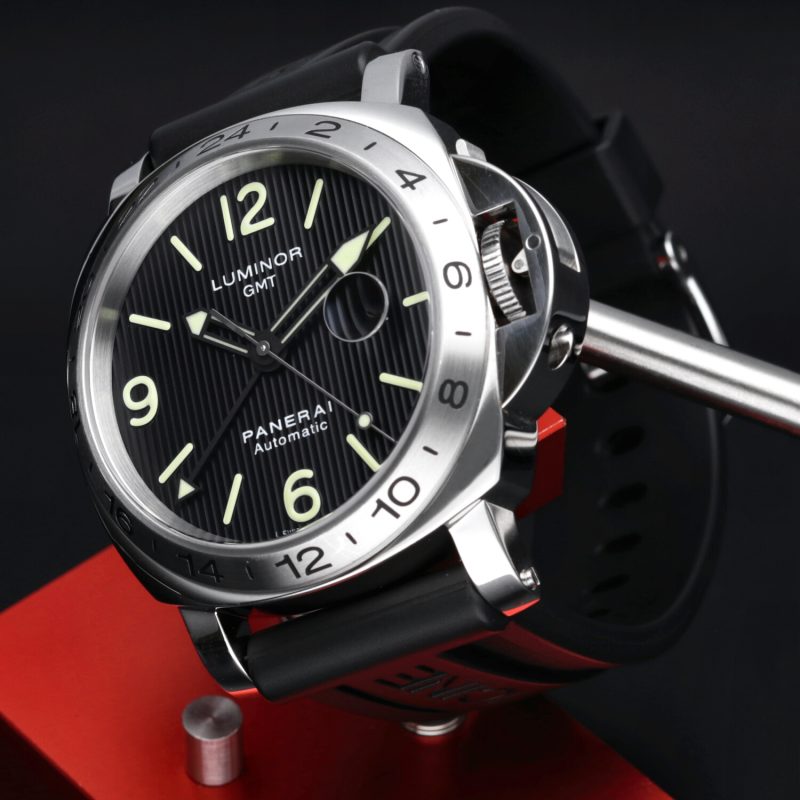 2010 Panerai Luminor GMT Tuxedo ref. PAM00029 Limited and Numerated Edition with Box and Papers - Image 4