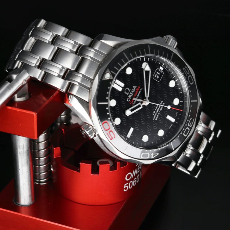 2013 Omega ref. 21230412001005 Seamaster James Bond 50th Anniversario, Scatola, Libretti, Garanzia - immagine 5