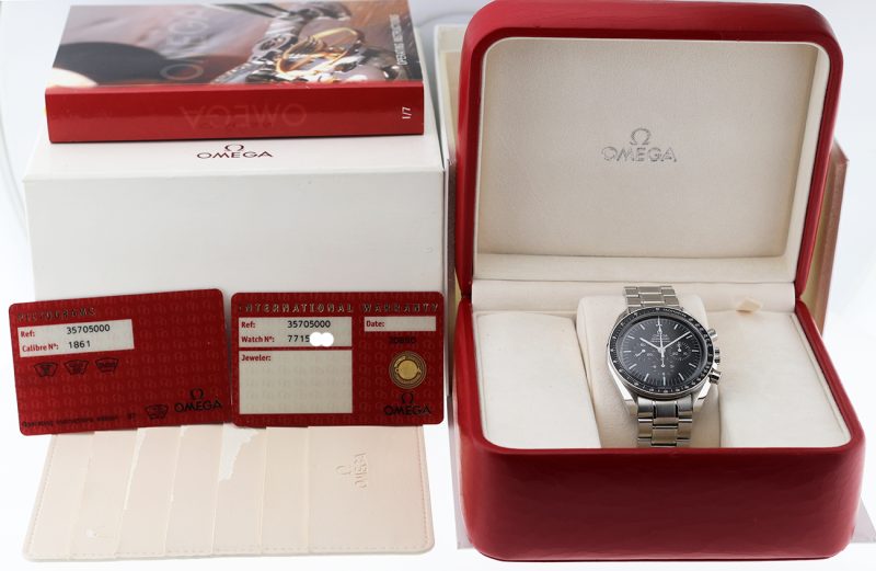 2005 ca. Omega ref. 35705000 Speedmaster Professional "The Moon Watch" Scatola+Libretto+Garanzia+Revisione Omega - immagine 16