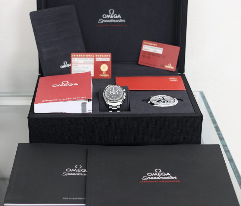 2015 Omega ref. 31130423001006 Speedmaster Professional Moonwatch "Sapphire Sandwich" Box+Booklets+Papers - Image 17