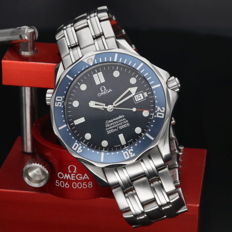 ca. 2002 Unpolished Omega ref. 25318000 Bond Seamaster Diver 300M Automatic 41 mm. Box, Booklet, Card - Image 5