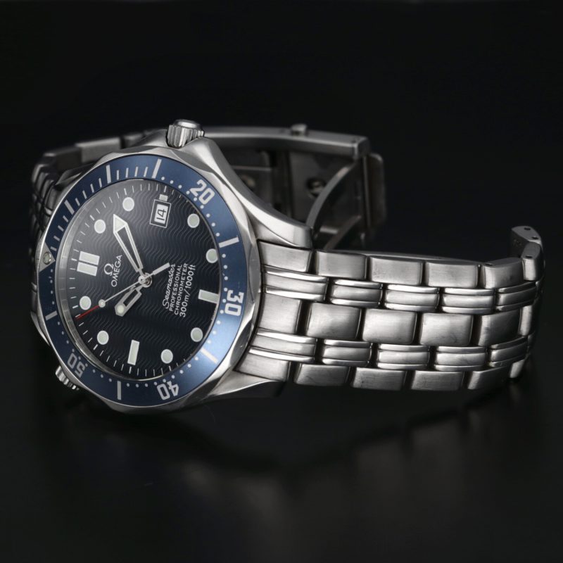 ca. 2002 Unpolished Omega ref. 25318000 Bond Seamaster Diver 300M Automatic 41 mm. Box, Booklet, Card - Image 15