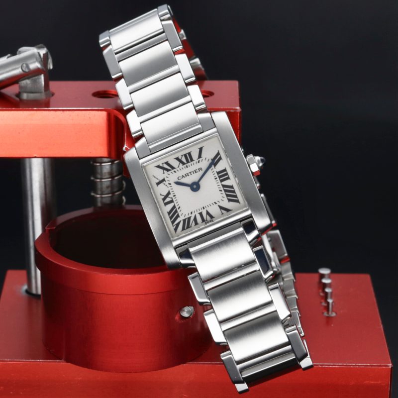 1998 Cartier ref. W51008Q3 / 2300 Ladies Quartz Tank Française 20 x 25 mm. Box and Papers - Image 5