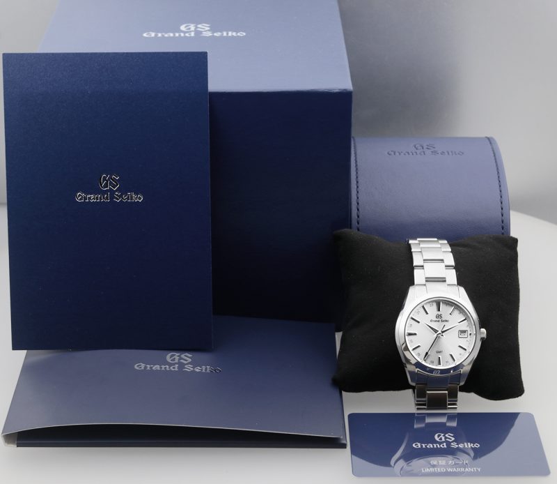 2023 Nuovo, Mai Indossato, Grand Seiko ref. SBGN011 GMT Heritage Collection Quarzo 40mm Full-set - immagine 16