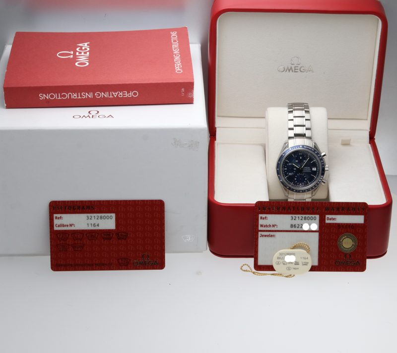 ca. 2009 Omega ref. 32128000 Speedmaster Date Automatic 40 mm. Box, Cards, Booklet, Hang-Tag - Image 16