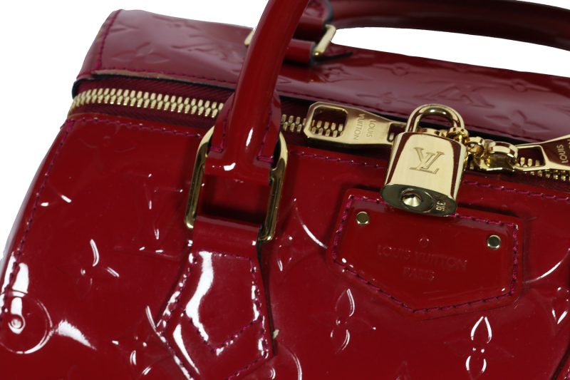 Pre-Loved Louis Vuitton Montana Handbag M90058 Monogram Vernis Red Pomme D'Amour - Image 8