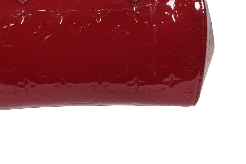 Pre-Loved Louis Vuitton Montana Handbag M90058 Monogram Vernis Red Pomme D'Amour - Image 9