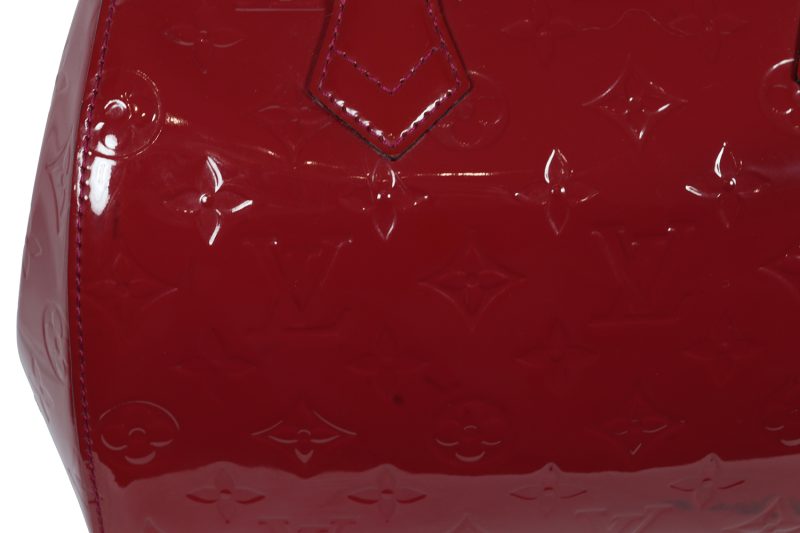 Pre-Loved Louis Vuitton Montana Handbag M90058 Monogram Vernis Red Pomme D'Amour - Image 10