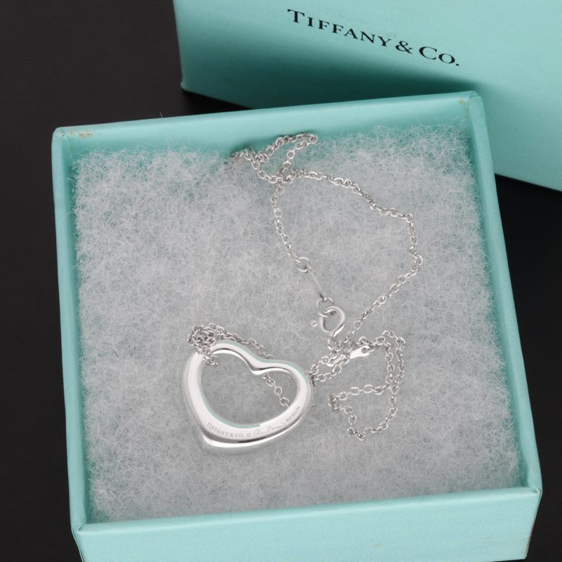 Pre-Loved Collana Argento Tiffany & Co. Open Heart Elsa Peretti - immagine 5