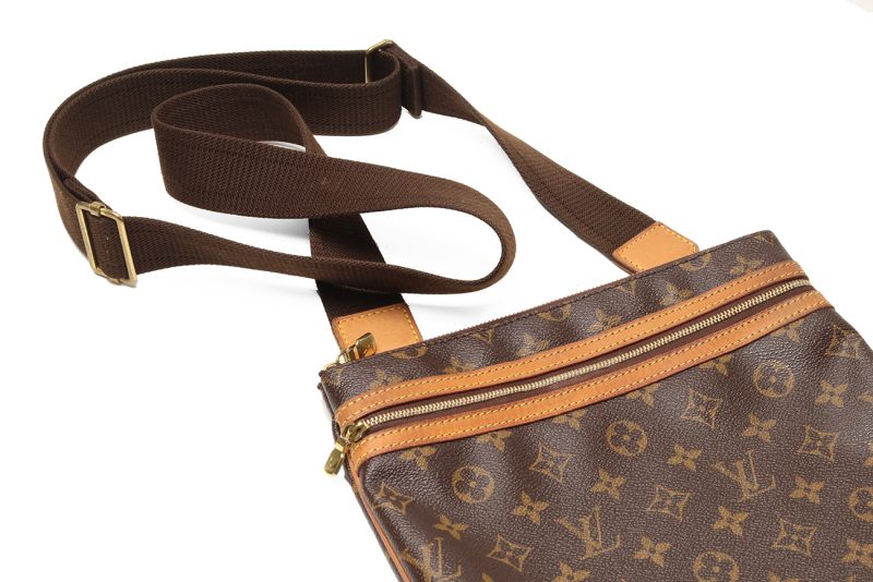 Louis Vuitton Pochette Bosphore Monogram Canvas ref. M40044 - Image 13