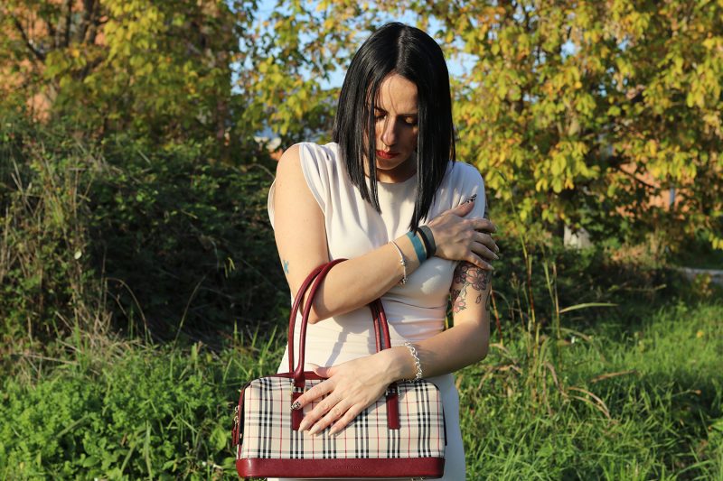 Burberry Borsa a Tracolla in Tela Nova Check e Pelle Beige x Bordeaux - immagine 3