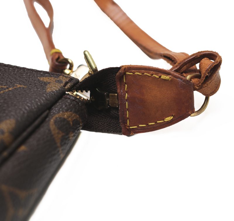 Louis Vuitton Monogram Pochette M51980 - Pre-Loved Classic with Honey Patina and Authenticity Guarantee - Image 14