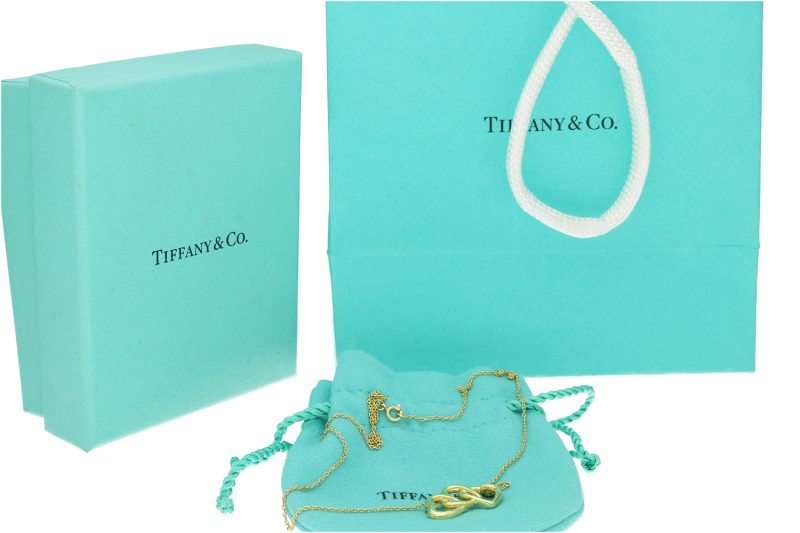 Tiffany Triple Heart Necklace 750 Yellow Gold - Timeless Elegance - Image 13